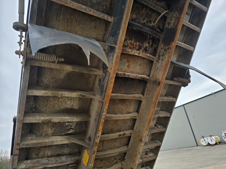 2003-mack-rd688s-image-40