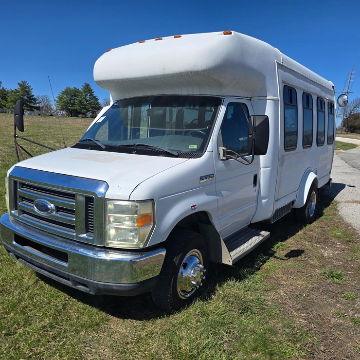 #22618 • 2008 Ford Econoline Van