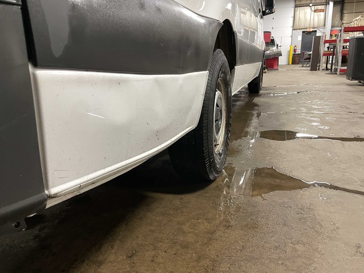 #1450-•-2019-mercedes-sprinter-van-(has-wi-title)-(of)-image-44