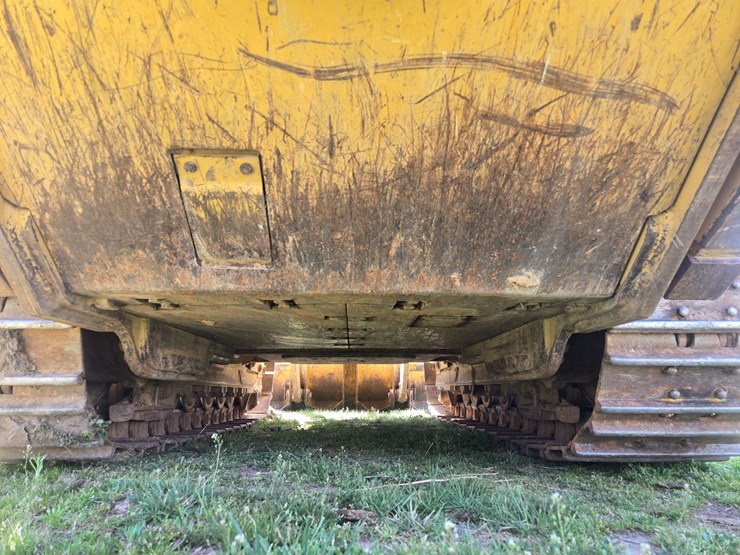 2014-caterpillar-953d-image-36