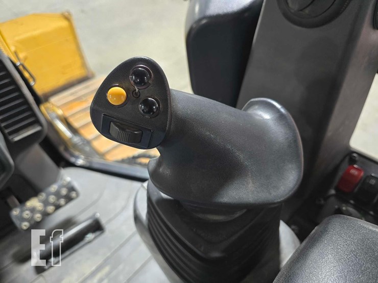 2022-caterpillar-d3-image-18