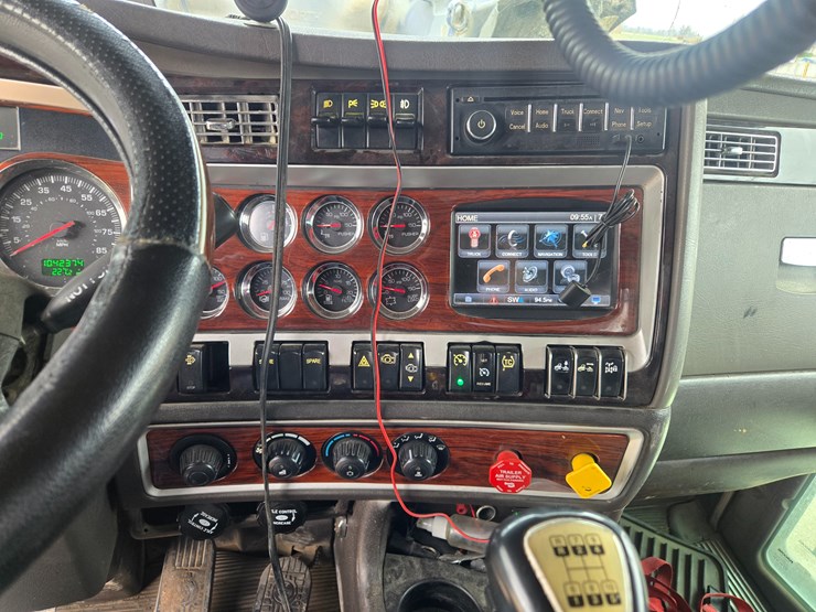 2014-kenworth-t660-image-80