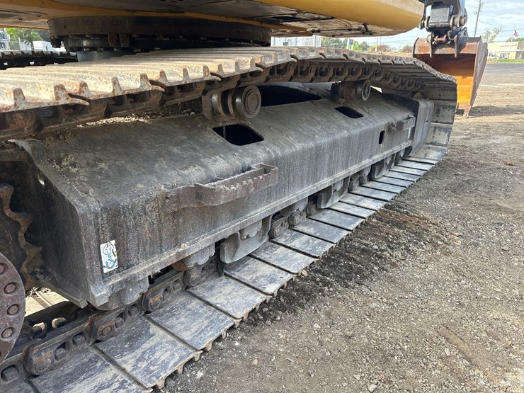 2019-deere-345g-lc-image-25