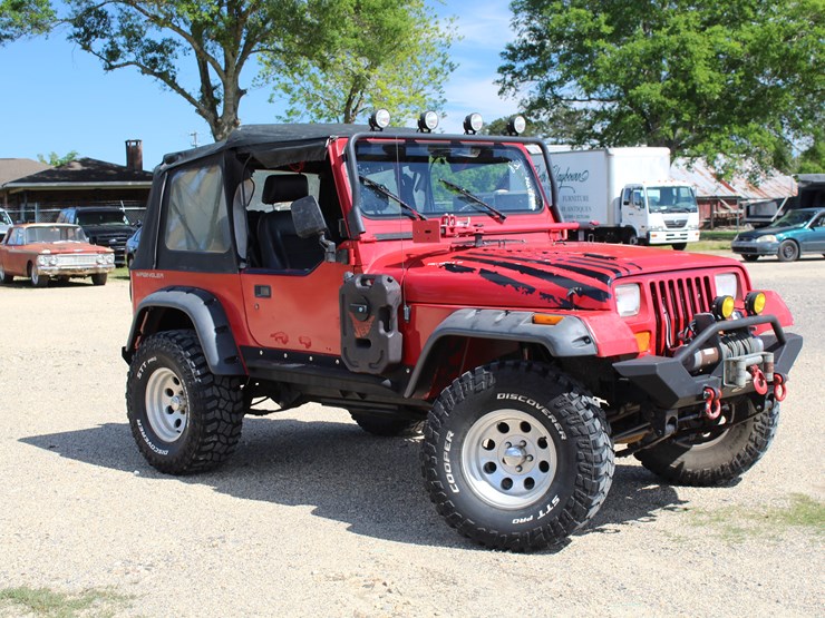 1993-jeep-wrangler-image-2