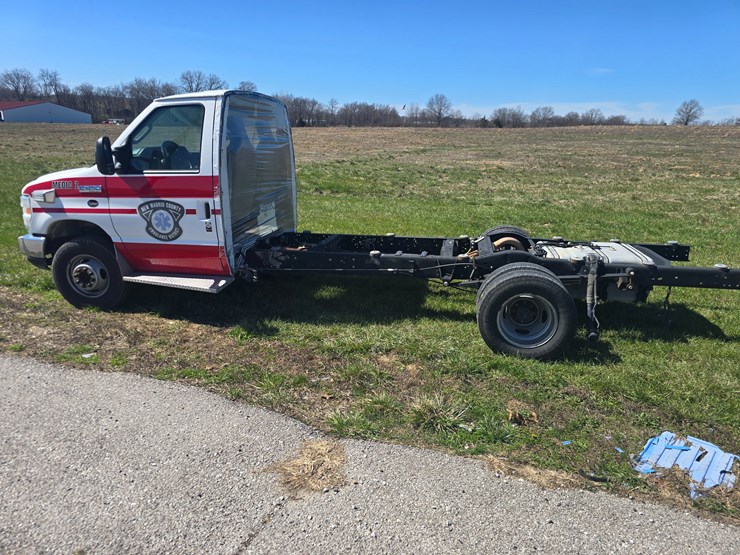 2016-ford-e450-image-5