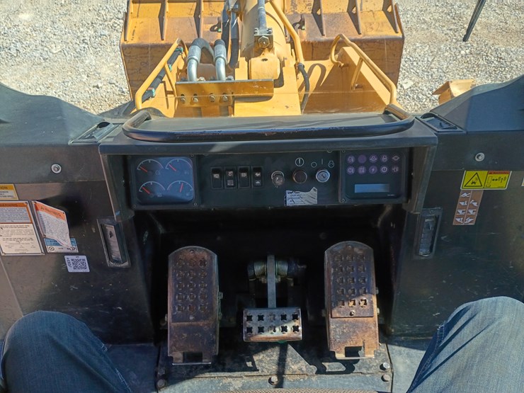 2001-caterpillar-963c-image-83