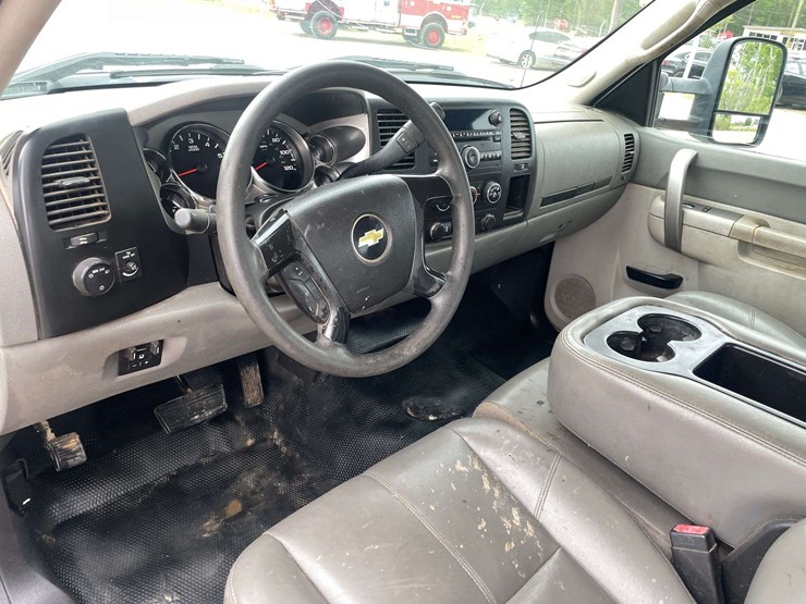 2014-chevrolet-silverado-2500-image-11