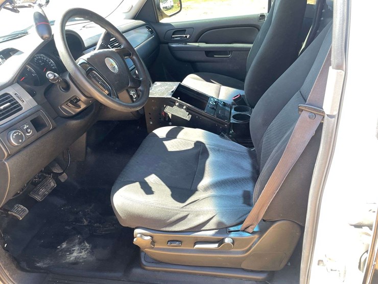 2011-chevrolet-tahoe-image-10