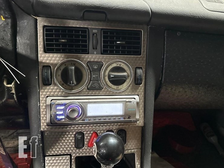 2003-mercedes-benz-slk320-image-11