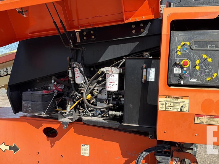2014-jlg-600s-image-14