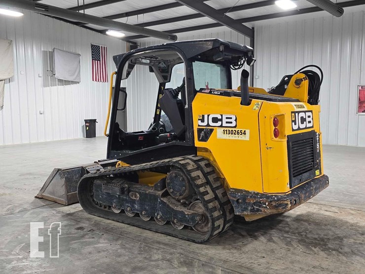 2021-jcb-3ts-8t-image-4