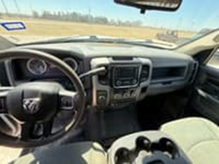 2014-ram-2500-tradesman-image-18