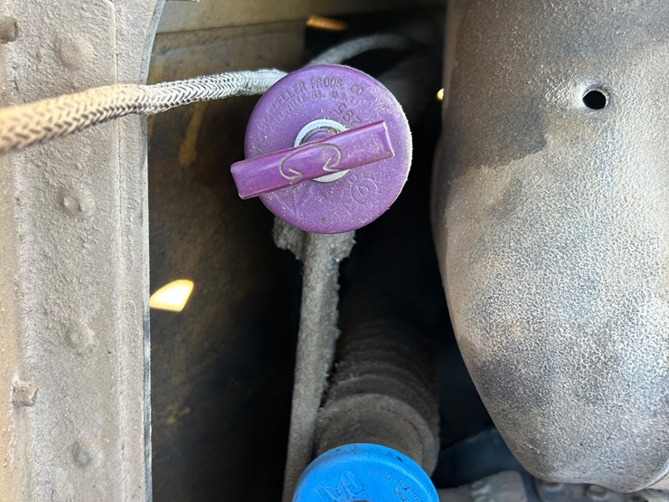 2005-caterpillar-420d-image-46