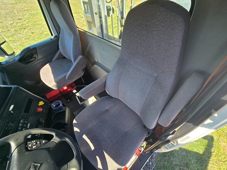 2019-international-lt-image-33