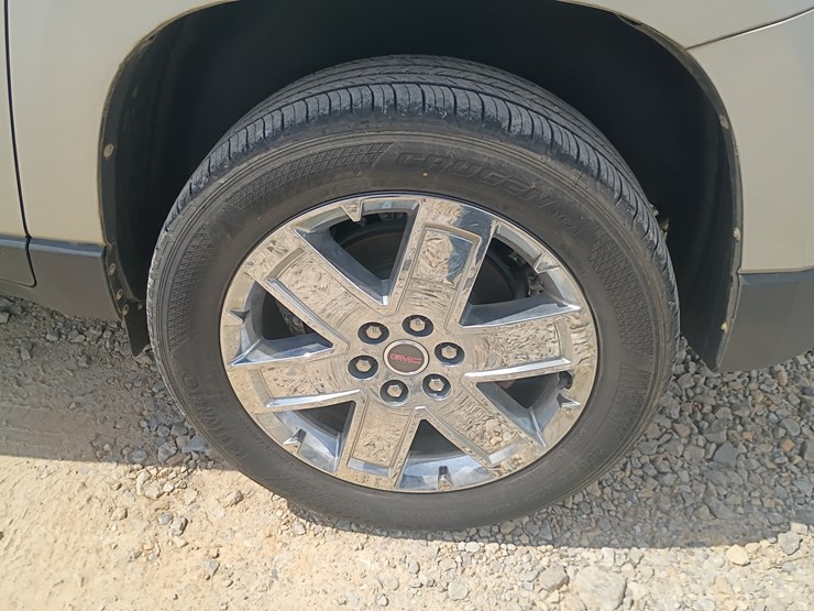 2017-gmc-acadia-image-80