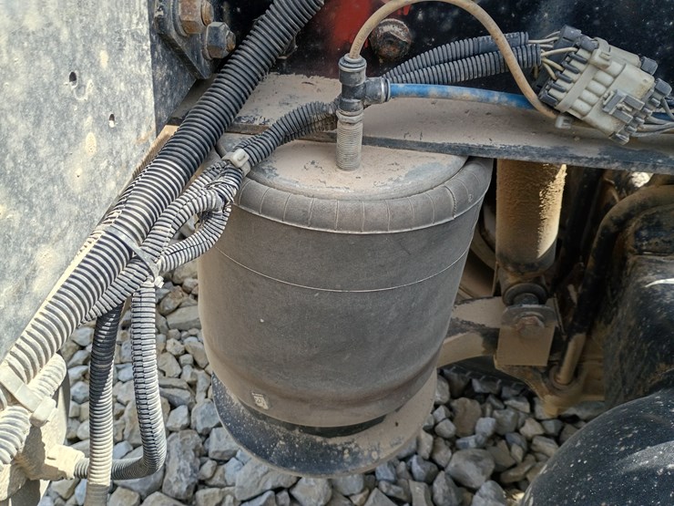 2009-freightliner-cascadia-125-image-103