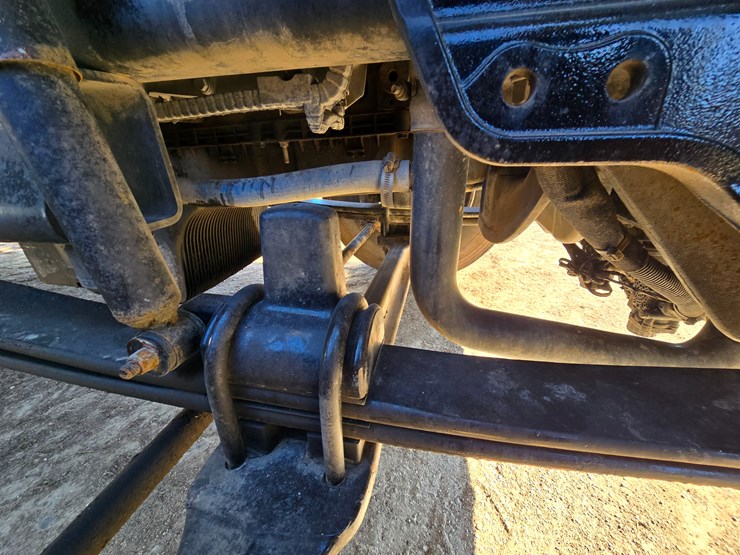 2019-peterbilt-567-image-42