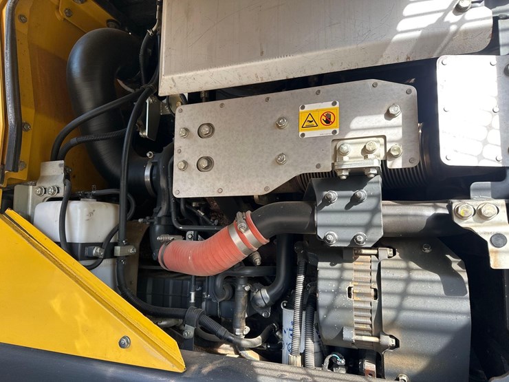 2018-komatsu-wa320-8-image-32