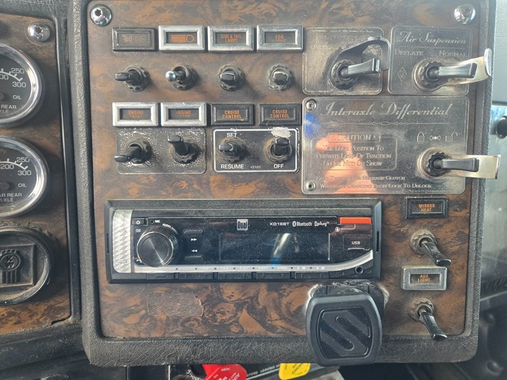 1999-kenworth-w900-image-65