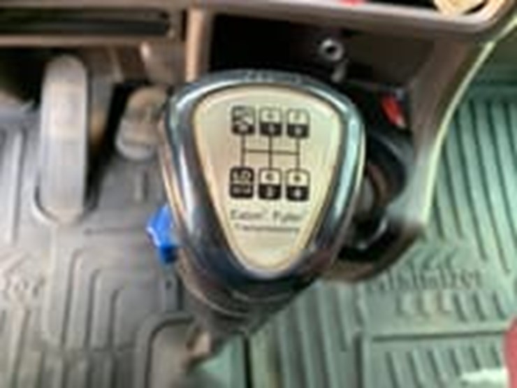 2013-kenworth-t800-image-26