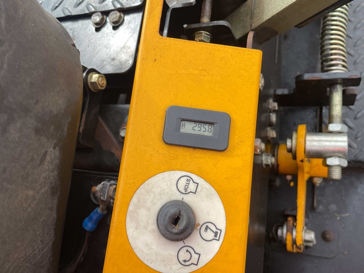 cub-cadet-tank-m72-image-20