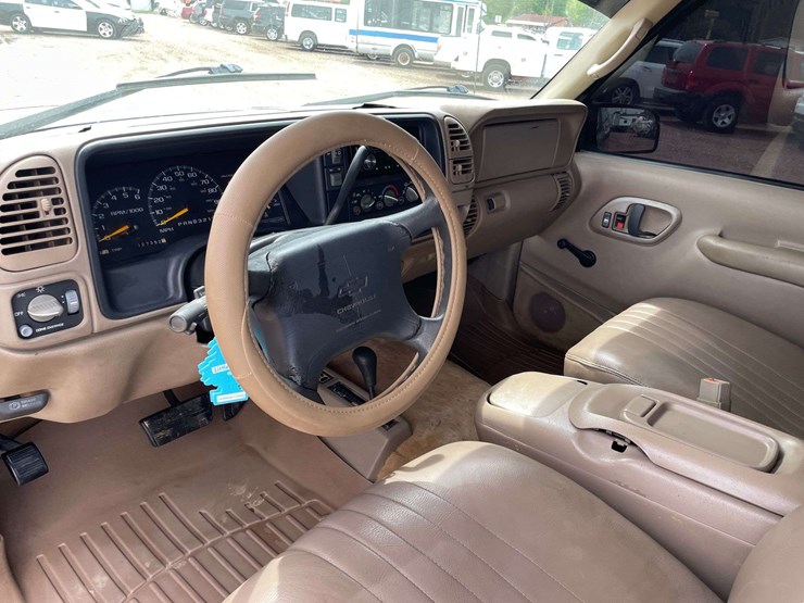 1997-chevrolet-tahoe-image-11