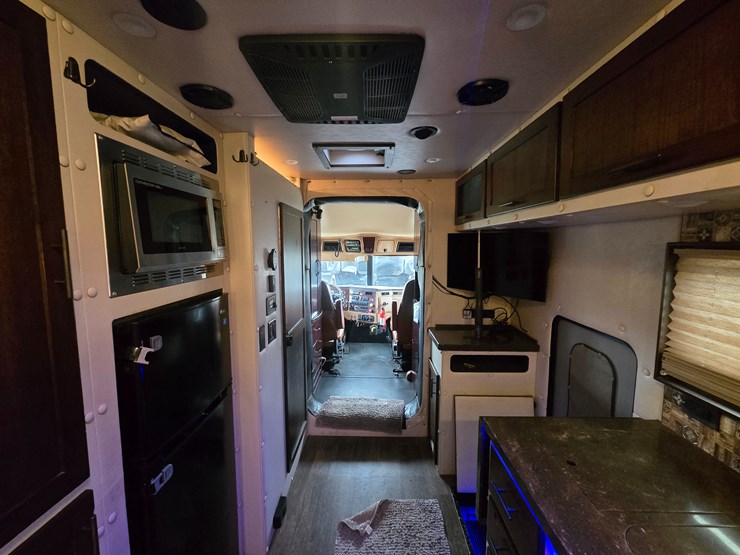 2017-western-star-5700xe-image-89