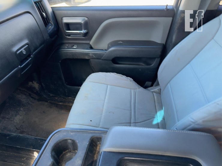 2018-chevrolet-3500-image-12