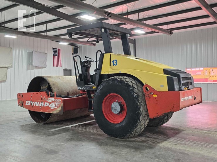 2011-dynapac-ca250d-ii-image-4