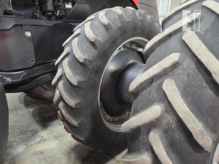 2016-case-ih-magnum-310-cvt-image-28