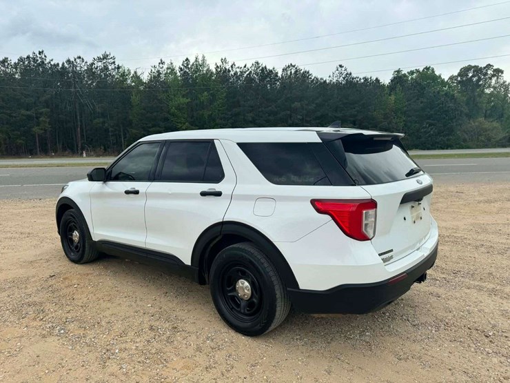 2021-ford-explorer-image-4