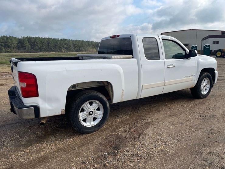 2007-chevrolet-silverado-1500-image-3