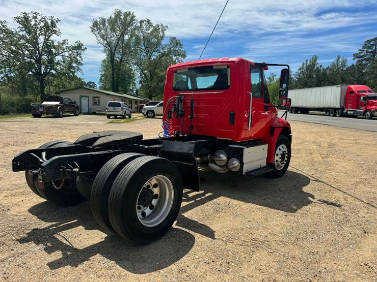 2016-international-durastar-4300-image-5