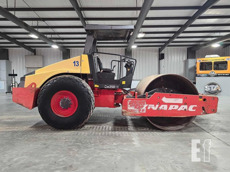 2011-dynapac-ca250d-ii-image-6