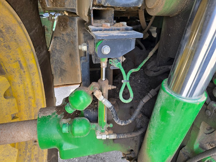 john-deere-6125r-image-38