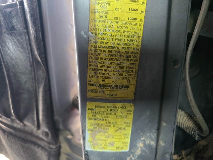2003-mack-rd688s-image-89