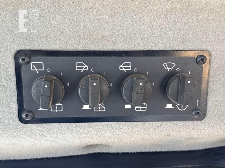 2016-caterpillar-d6t-lgp-image-27