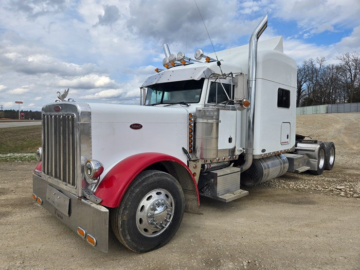 2000-peterbilt-379-image-3