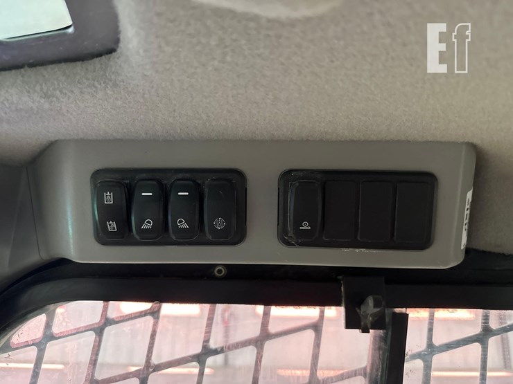 2023-caterpillar-259d3-image-25