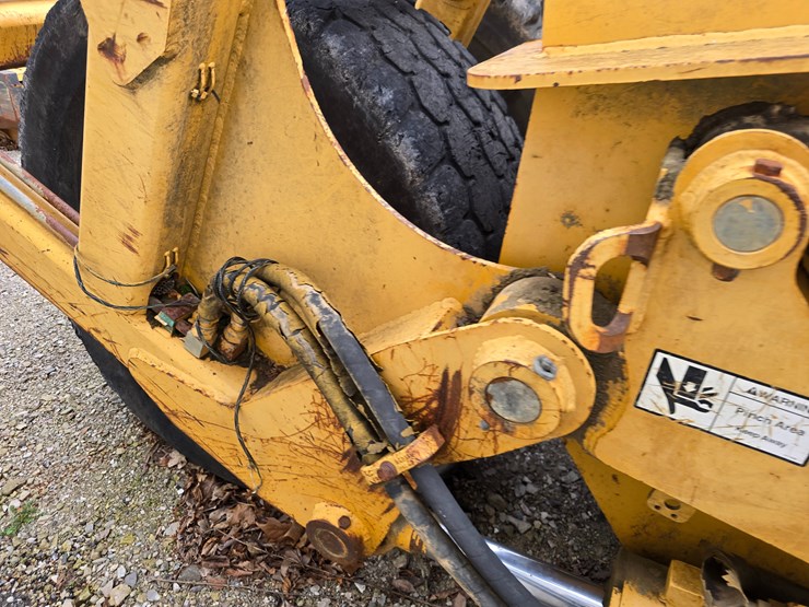 2006-deere-1812c-image-29