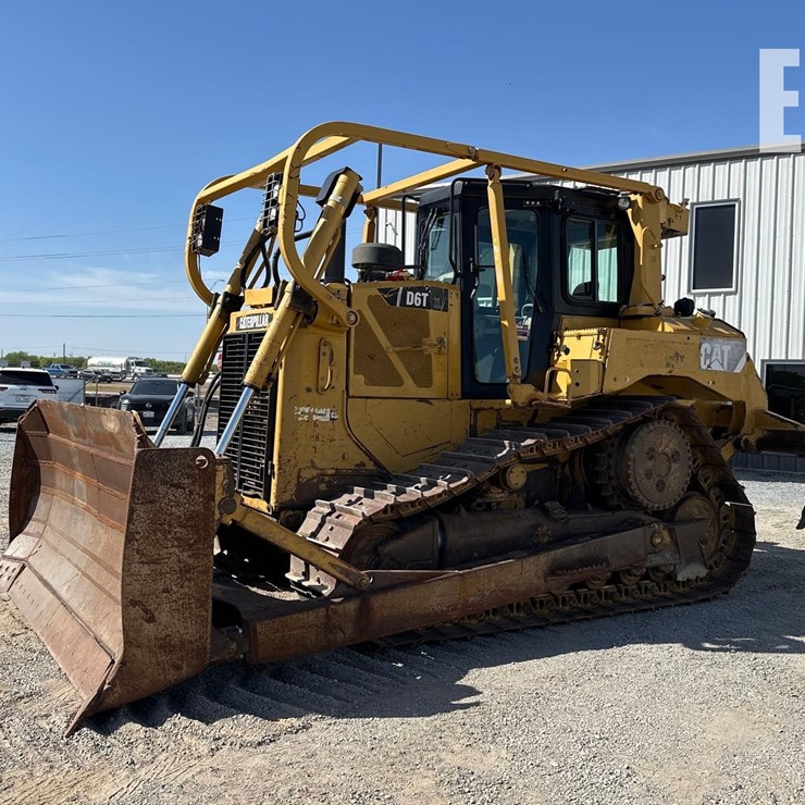 2011 CATERPILLAR D6T