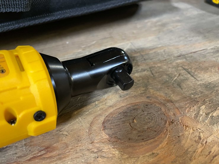 #2432-•-dewalt-style-cordless-ratchet-wrench-with-case-(pr12)-image-3
