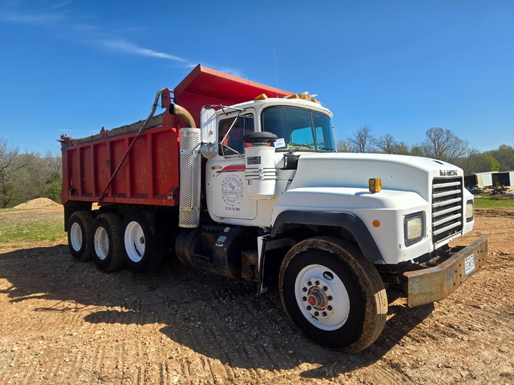 1994-mack-rd690s-image-24