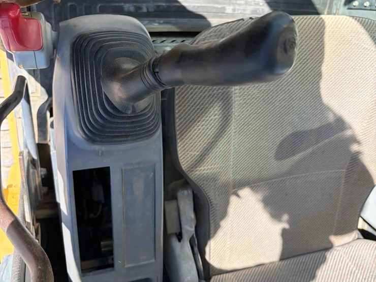 komatsu-pc200-lc-7-image-17