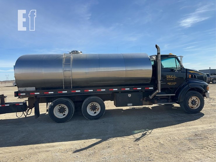 2005-sterling-lt9500-image-6