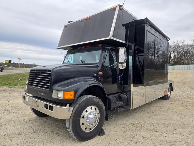 1990-international-4900-image-4