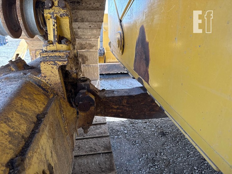 2016-caterpillar-d6t-lgp-image-36