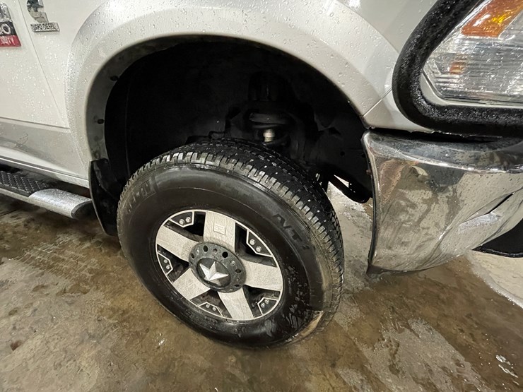 2012-dodge-3500-image-14