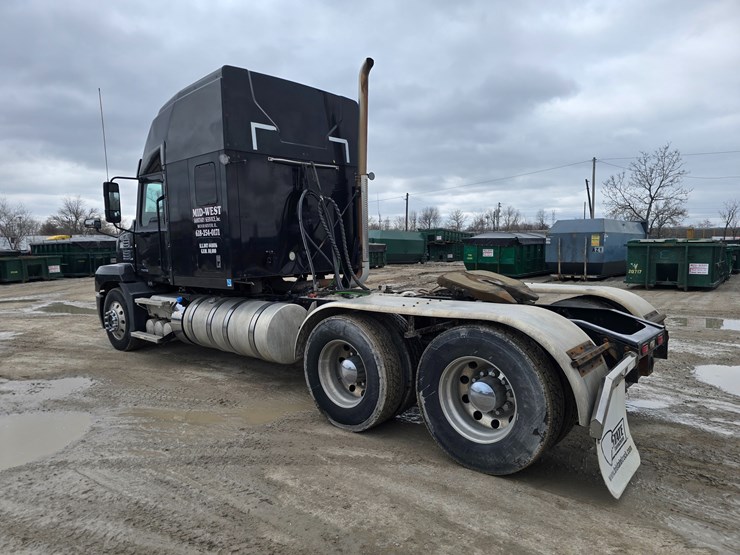 #22610-•-2019-mack-anthem-sleeper-truck-image-6