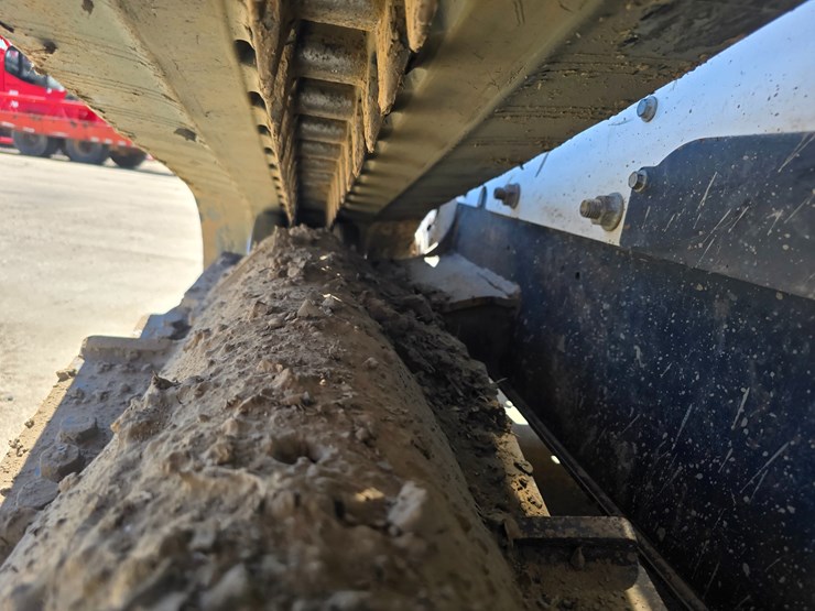 2020-bobcat-t770-image-33